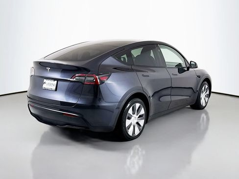 Used 2024 Tesla Model Y Long Range RWD image 5