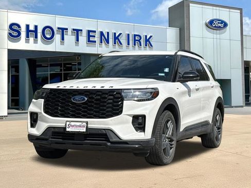 Used 2025 Ford Explorer ST-Line w/ Premium Package AWD/4WD image 3