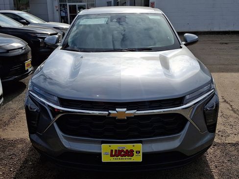 New 2026 Chevrolet Trax LS image 2