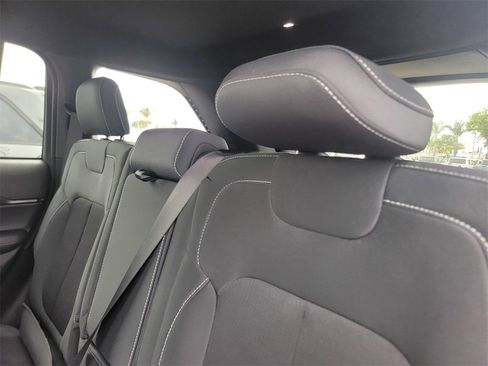 New 2025 Jeep Grand Cherokee Laredo X image 15