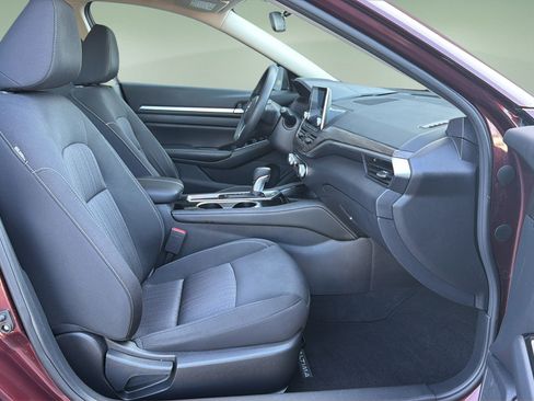 Certified 2023 Nissan Altima 2.5 SV FWD image 11