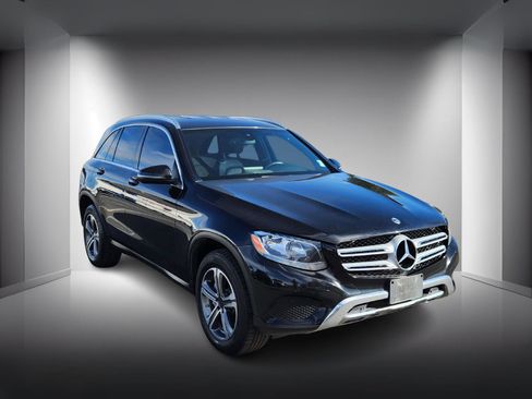 Used 2018 Mercedes-Benz GLC 300 4MATIC image 5