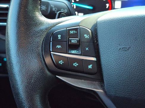 Used 2020 Ford Explorer Limited RWD image 4