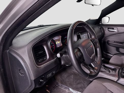Used 2018 Dodge Charger SXT w/ Blacktop Package RWD image 23