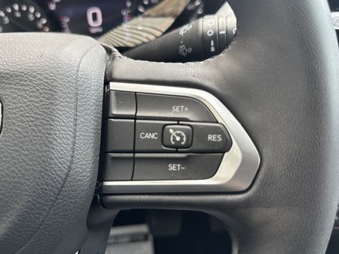 Used 2025 Jeep Compass Latitude AWD/4WD image 19