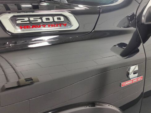 Used 2022 RAM 2500 Laramie AWD/4WD image 5