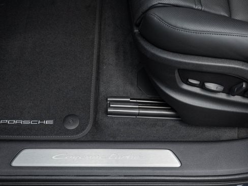 Used 2025 Porsche Cayenne Turbo image 22