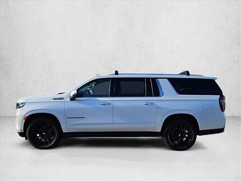 Used 2021 Chevrolet Suburban High Country w/ Premium Package AWD/4WD image 2