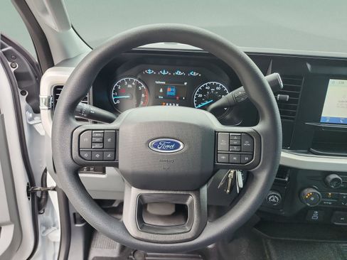 New 2026 Ford F250 XL w/ F-250 >10K GVWR Package image 9