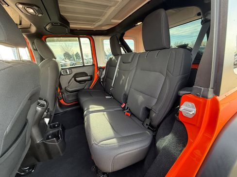 Used 2018 Jeep Wrangler Unlimited Sport S image 35