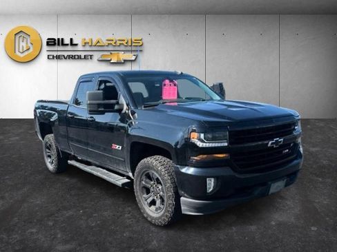 Used 2018 Chevrolet Silverado 1500 LT w/ Midnight Edition AWD/4WD image 3