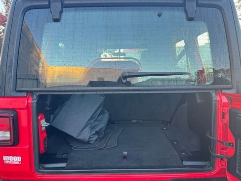 Used 2019 Jeep Wrangler Unlimited Sport image 24