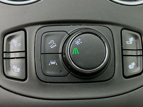 Used 2023 GMC Terrain SLT image 25