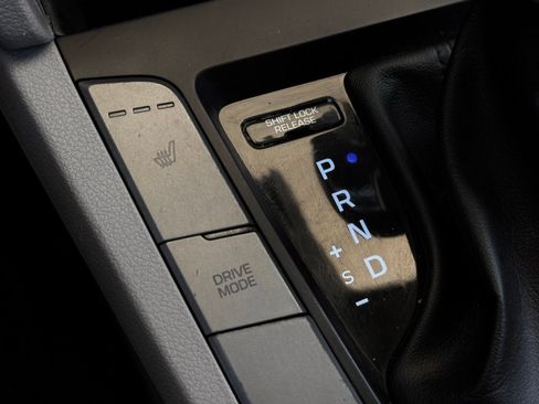 Used 2020 Hyundai Elantra Value Edition w/ Winter Weather Package image 52