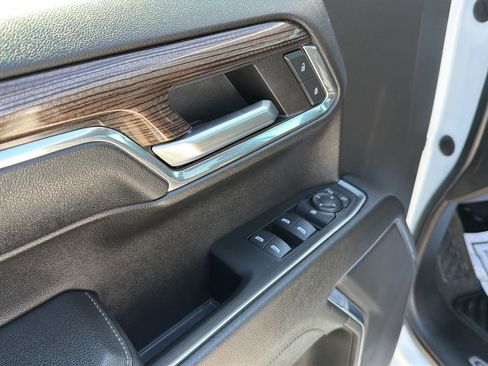 Used 2024 Chevrolet Silverado 1500 LT image 11