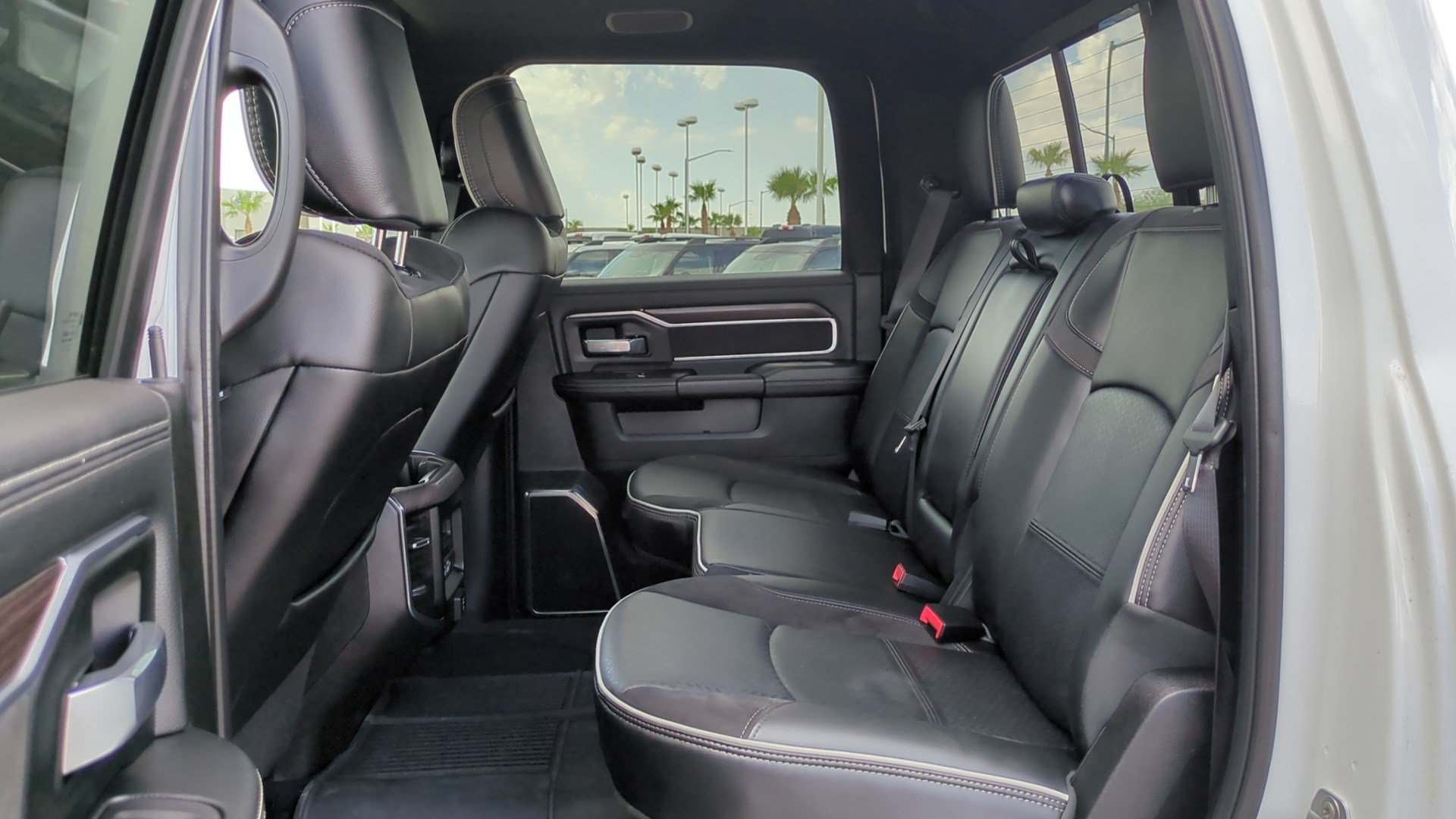 Used 2025 RAM 2500 Laramie AWD/4WD image 27