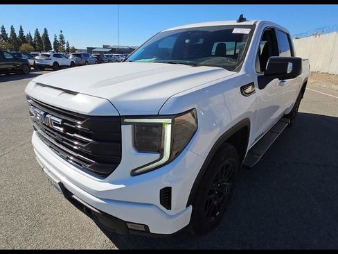 Used 2022 GMC Sierra 1500 Elevation w/ Elevation Premium Package image 6
