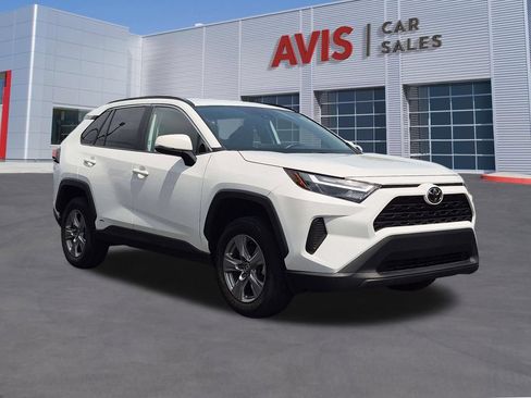 Used 2025 Toyota RAV4 XLE AWD/4WD image 3