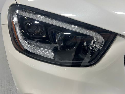 Used 2022 Mercedes-Benz GLC 300 4MATIC image 10