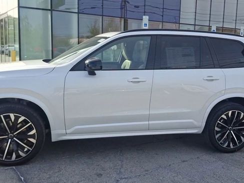 New 2026 Volvo XC90 B6 Ultra w/ Lounge Package image 3