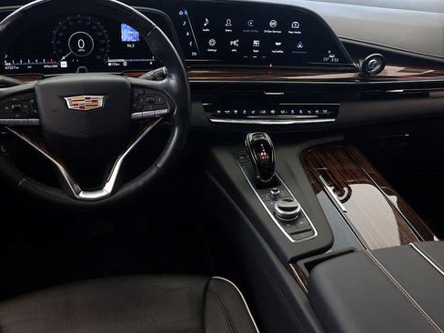 Used 2024 Cadillac Escalade ESV Premium Luxury AWD/4WD image 16