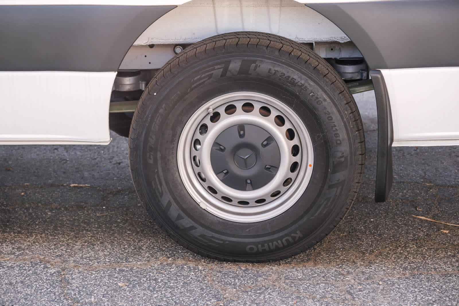 New 2025 Mercedes-Benz eSprinter 170 Cargo image 9