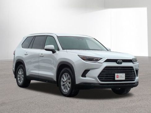 Certified 2026 Toyota Grand Highlander XLE image 3