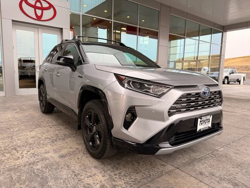 Used 2021 Toyota RAV4 XSE AWD/4WD image 2