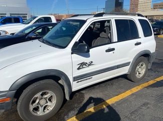Used 2004 Chevrolet Tracker ZR2 video 1