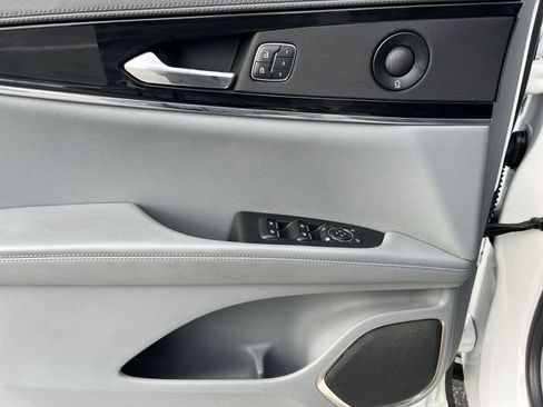 Used 2022 Lincoln Nautilus Reserve w/ Equipment Group 201A image 11