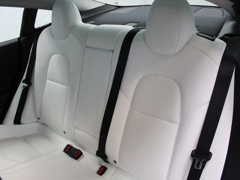 Used 2021 Tesla Model 3 Standard Range Plus image 18