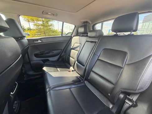 Used 2022 Kia Sportage EX AWD/4WD image 7