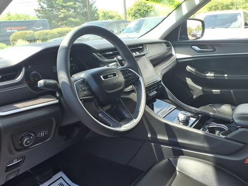 Certified 2023 Jeep Grand Cherokee L Limited AWD/4WD image 22