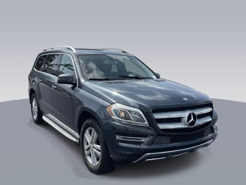 Used 2014 Mercedes-Benz GL 450 4MATIC image 2