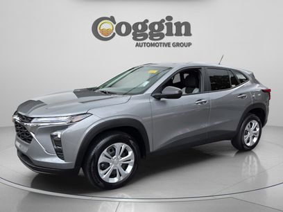 Used 2025 Chevrolet Trax LS w/ Driver Confidence Package