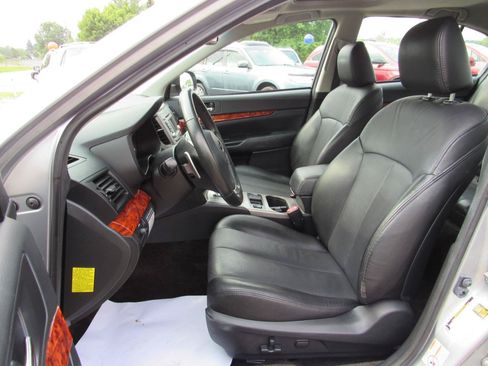 Used 2012 Subaru Legacy 3.6R Limited w/ Popular Pkg 2 AWD/4WD image 4