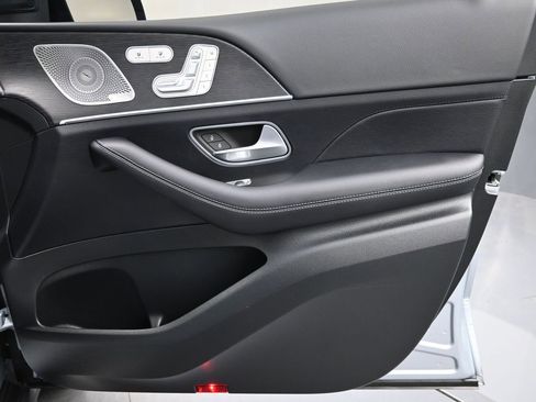 Used 2025 Mercedes-Benz GLE 450e 4MATIC image 28