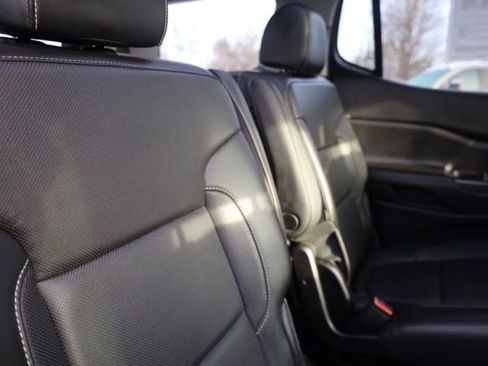 Used 2020 GMC Acadia SLT w/ Driver Alert Package II image 41