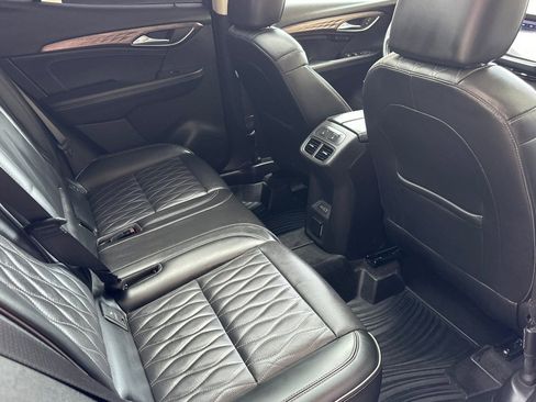 Certified 2022 Buick Envision Avenir w/ Technology Package II image 19