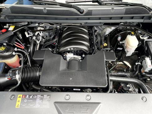 Used 2018 Chevrolet Silverado 1500 LT AWD/4WD image 8