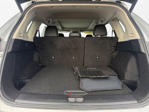 Certified 2025 Nissan Rogue SV w/ SV Premium Package image 18