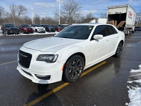 Used 2018 Chrysler 300 S w/ S Model Appearance Package image 5