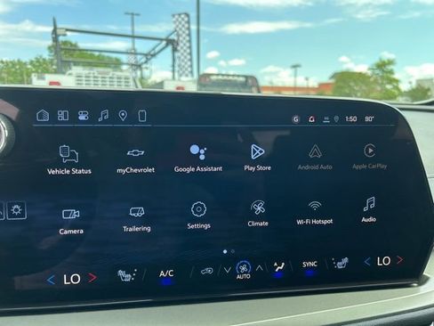 New 2026 Chevrolet Traverse LT w/ Sun and Wheel Package FWD image 24