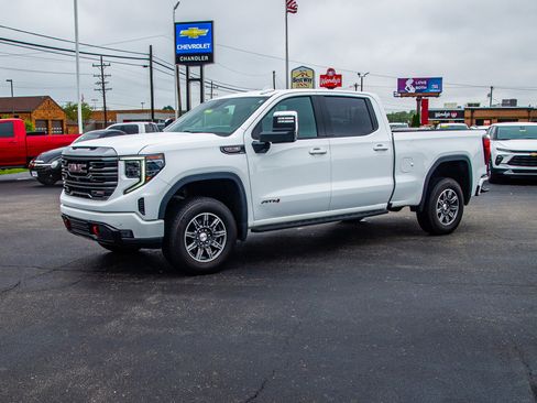 Used 2024 GMC Sierra 1500 AT4 w/ Technology Package AWD/4WD image 3
