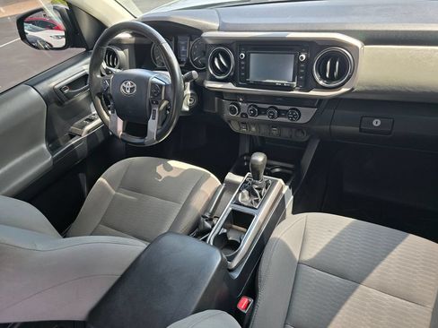 Used 2019 Toyota Tacoma SR5 AWD/4WD image 18