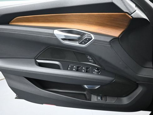 Used 2023 Audi e-tron GT Premium Plus image 26