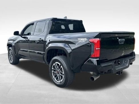 Used 2025 Toyota Tacoma TRD Sport AWD/4WD image 4