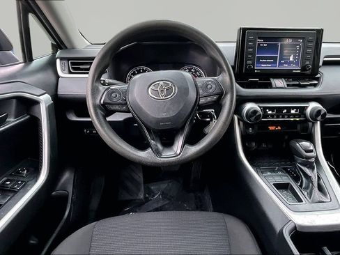 Used 2022 Toyota RAV4 LE FWD image 9