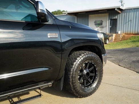 Used 2017 Toyota Tundra Platinum AWD/4WD image 18