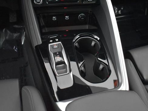 Used 2025 Audi Q5 Premium w/ Premium Plus AWD/4WD image 13